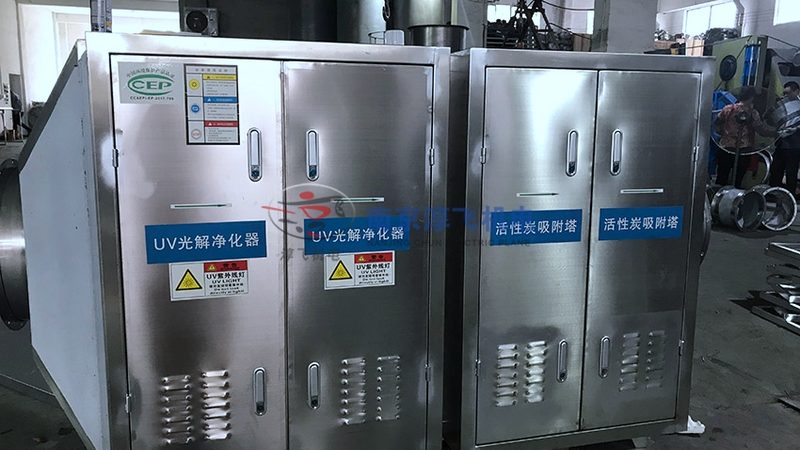 布袋除尘器安装：环保设备选型的关键因素